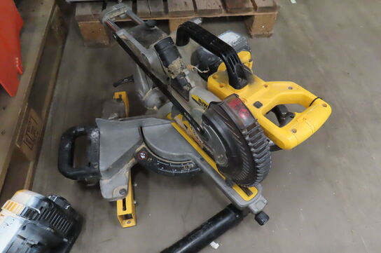 Akku-Kap- og geringssav Dewalt 