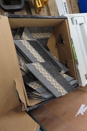 Diverse Gipsskruer og stavsøm