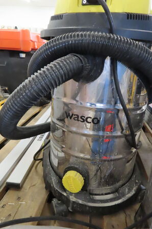 Palle med Diverse værktøj samt LED lysstrip 