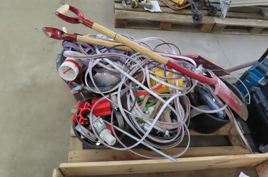 Palle med Diverse værktøj samt LED lysstrip 