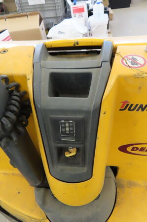 El-hund JUNGHEINRICH