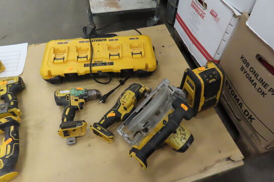 3 stk. Akku værktøj samt arbejdslampe DEWALT