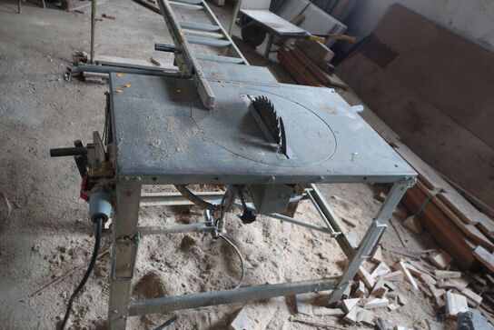 Bordrundsav med rullebane