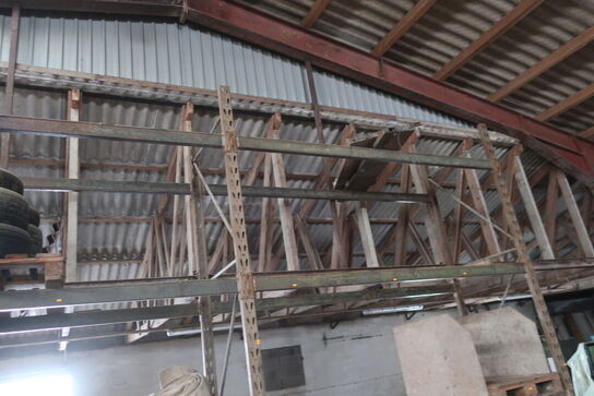 2 stk. pallereoler med indhold