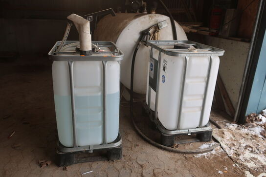 2 stk. palletanke med adblue YARA og pumper