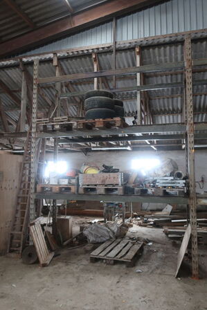 2 stk. pallereoler med indhold