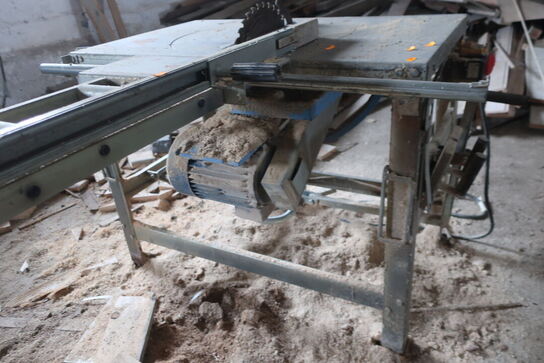 Bordrundsav med rullebane