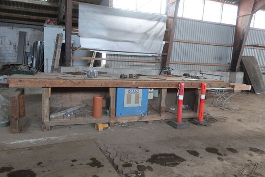 Arbejdsbord med jernbukker ALBA