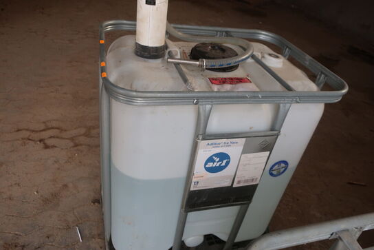 2 stk. palletanke med adblue YARA og pumper