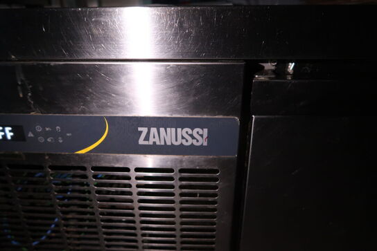 Kølebord ZANUSSI ZH3HBAAA uden indhold