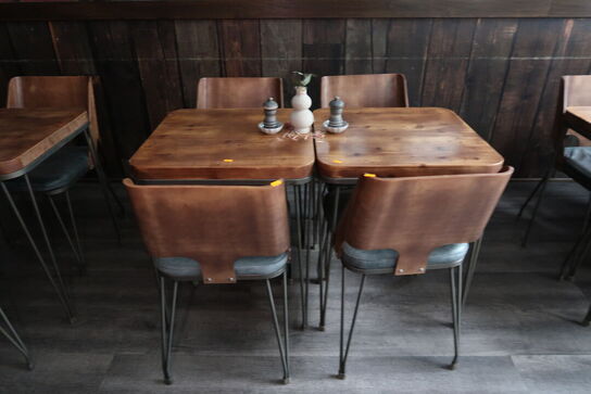 2 stk. borde med 4 stk. stole 