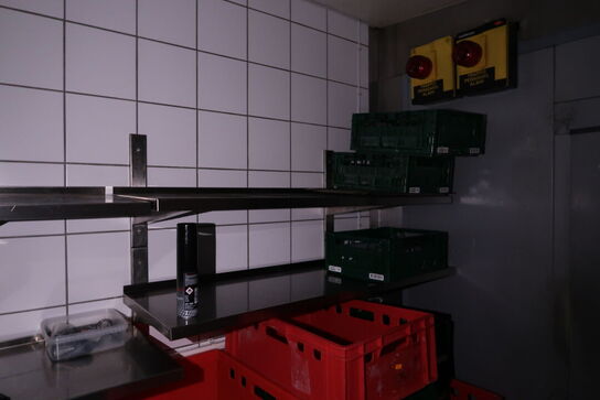 Rustfri stålhylder med indhold