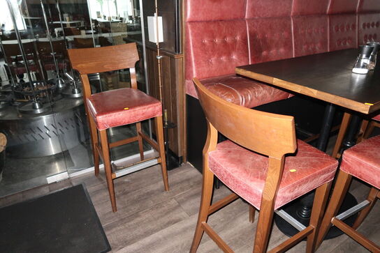 Barbord med 5 stk. barstole SASA