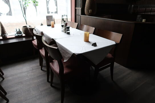 3 stk. borde med 6 stk. stole SASA