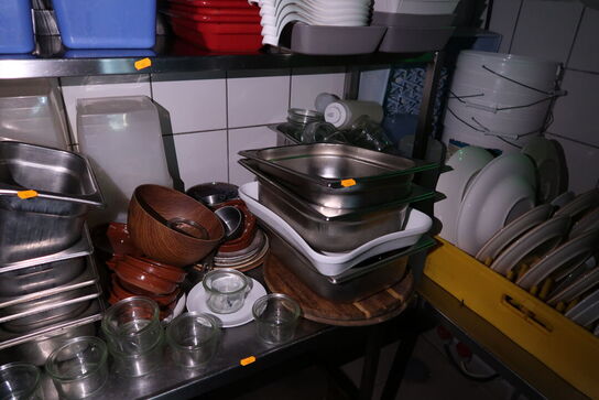 Div. Gastrobakker, køkkenservice m.m.