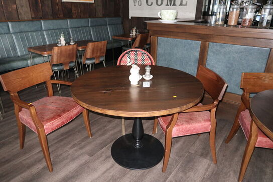 2 stk. borde med 4 stk. stole 