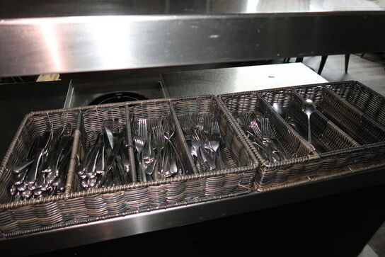 Vanddispenser, div. Bestik, kaffekopper m.m.