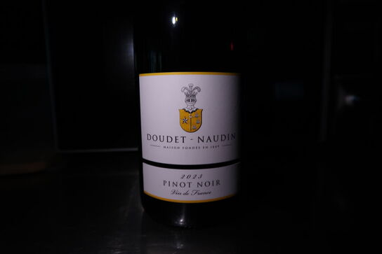 17 flasker rødvin PINOT NOIR DOUDET-NAUDIN
