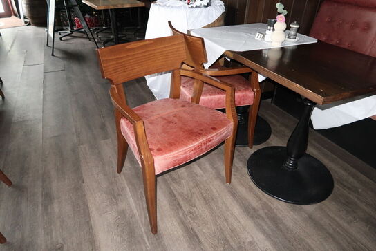 6 stk. borde med 6 stk. stole SASA