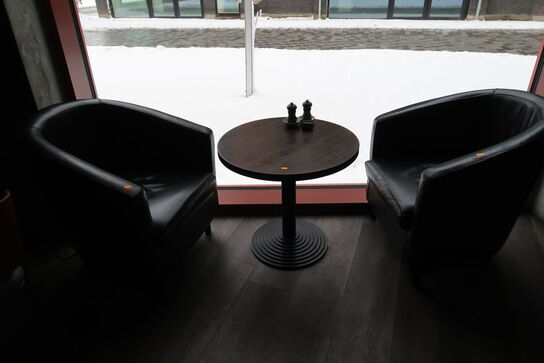 4 stk. loungestole med 2 stk. borde