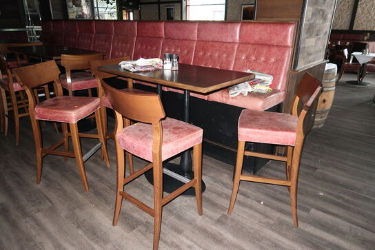 Barbord med 4 stk. barstole SASA