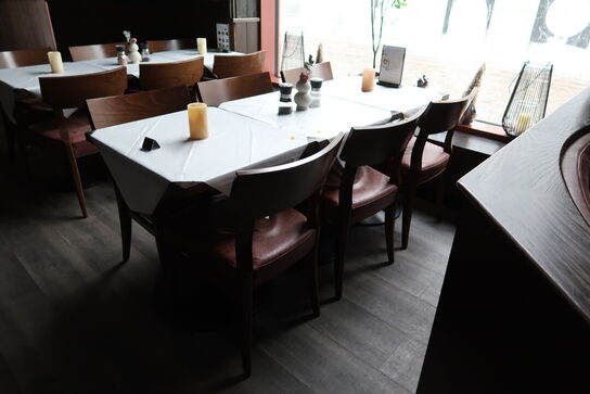 3 stk. borde med 6 stk. stole SASA