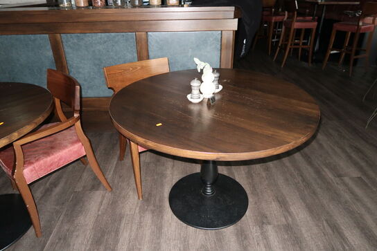 2 stk. borde med 4 stk. stole 