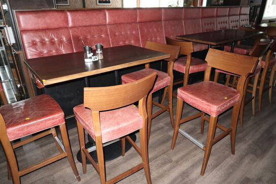 Barbord med 5 stk. barstole SASA