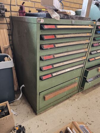 1 stk. værktøjsskuffeskab (uden indhold)