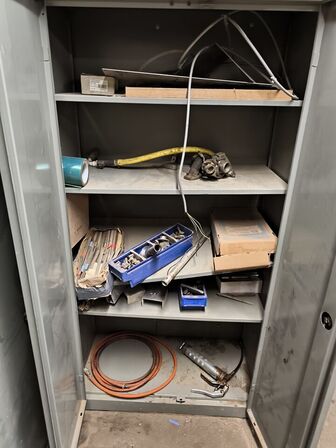 Stålskab (uden indhold)