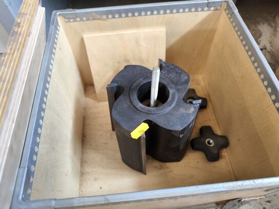 1 ks. Med fræseværktøj