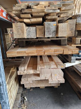 Palle med planker, bjælker og lister