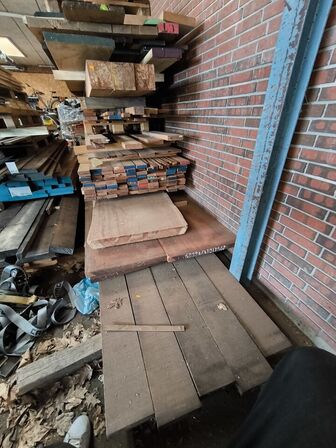 Palle med planker af mahogni m.m.