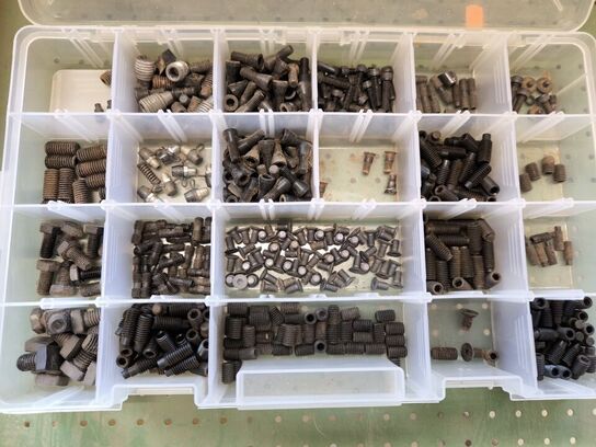 2 skuffer med div. Værktøj