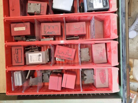 1 skuffe med fræseværktøj