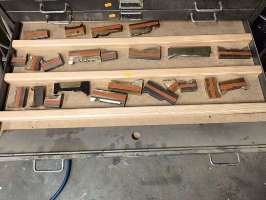 1 skuffe med fræseværktøj