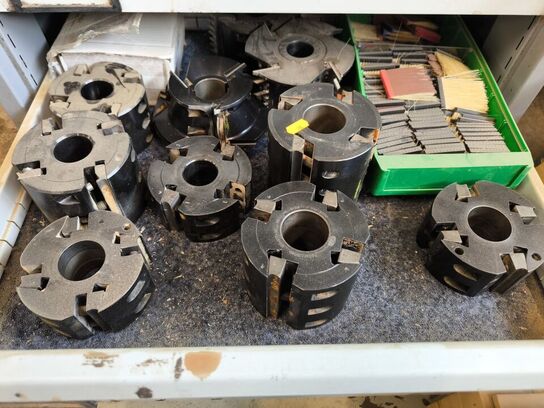 1 skuffe med fræseværktøj