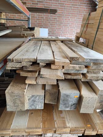 Palle med planker, bjælker og lister