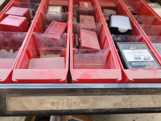 1 skuffe med fræseværktøj