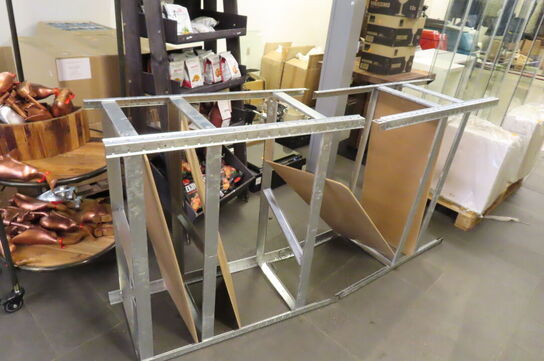 8 stk. Udstillingsstativer 