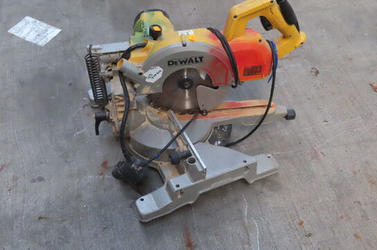 Kap/geringssav DEWALT 