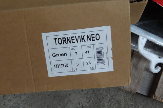 2 par gummistøvler & 2 stk. regnsæt 