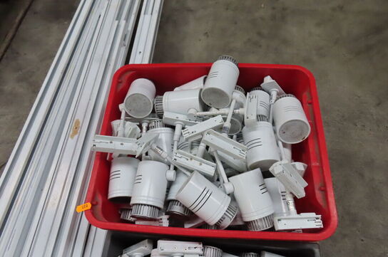 Diverse skinner med spots 