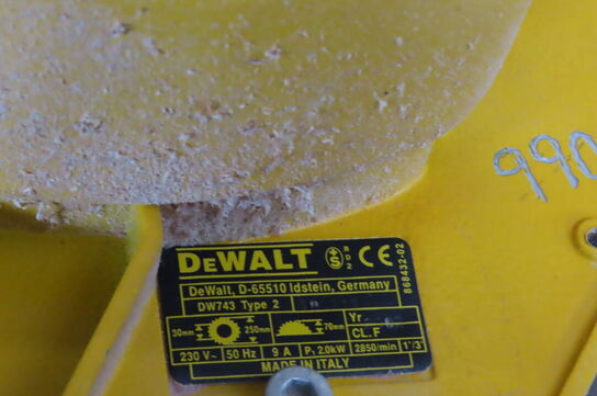 Bordrundsav DEWALT DW743