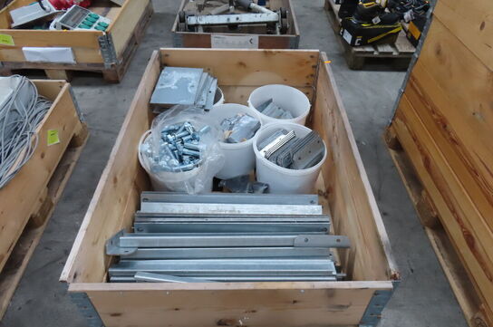 Palle med diverse bolte, møtrikker mv. 