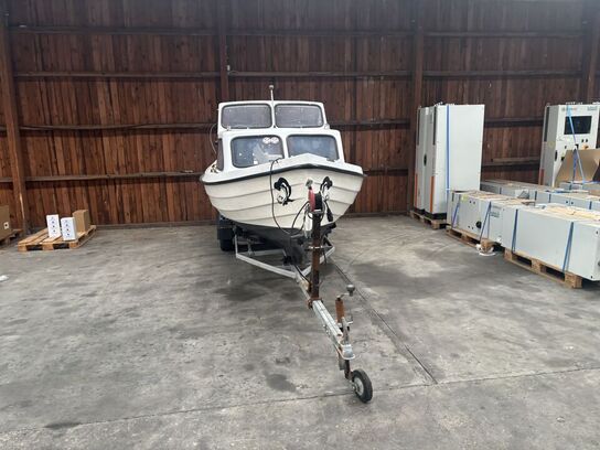 Båd inkl. bådtrailer