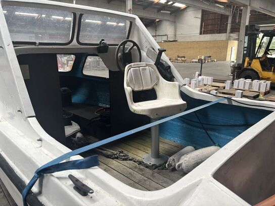 Båd inkl. bådtrailer