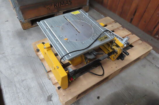 Bordrundsav DEWALT DW743