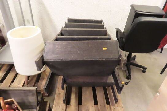 8 stk. Udstillingsstativer 