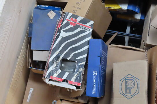 Palle med diverse bolte, skruer mv. 